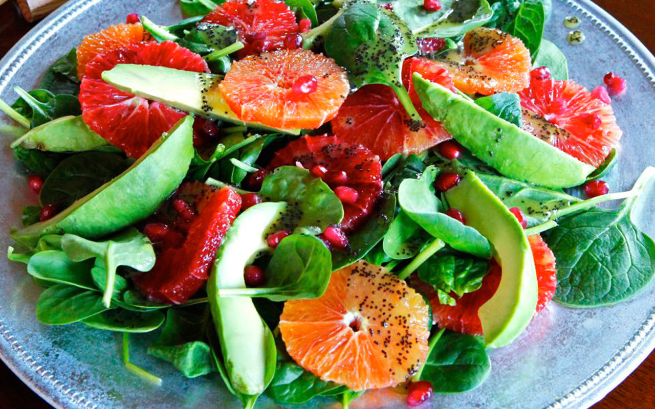 spinach-avocado-mandarin-pomegranate-salad